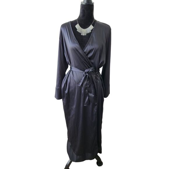 Cabernet Other - Cabernet Long Black Silky Satin Robe kimono Women’s Size M Sleepwear